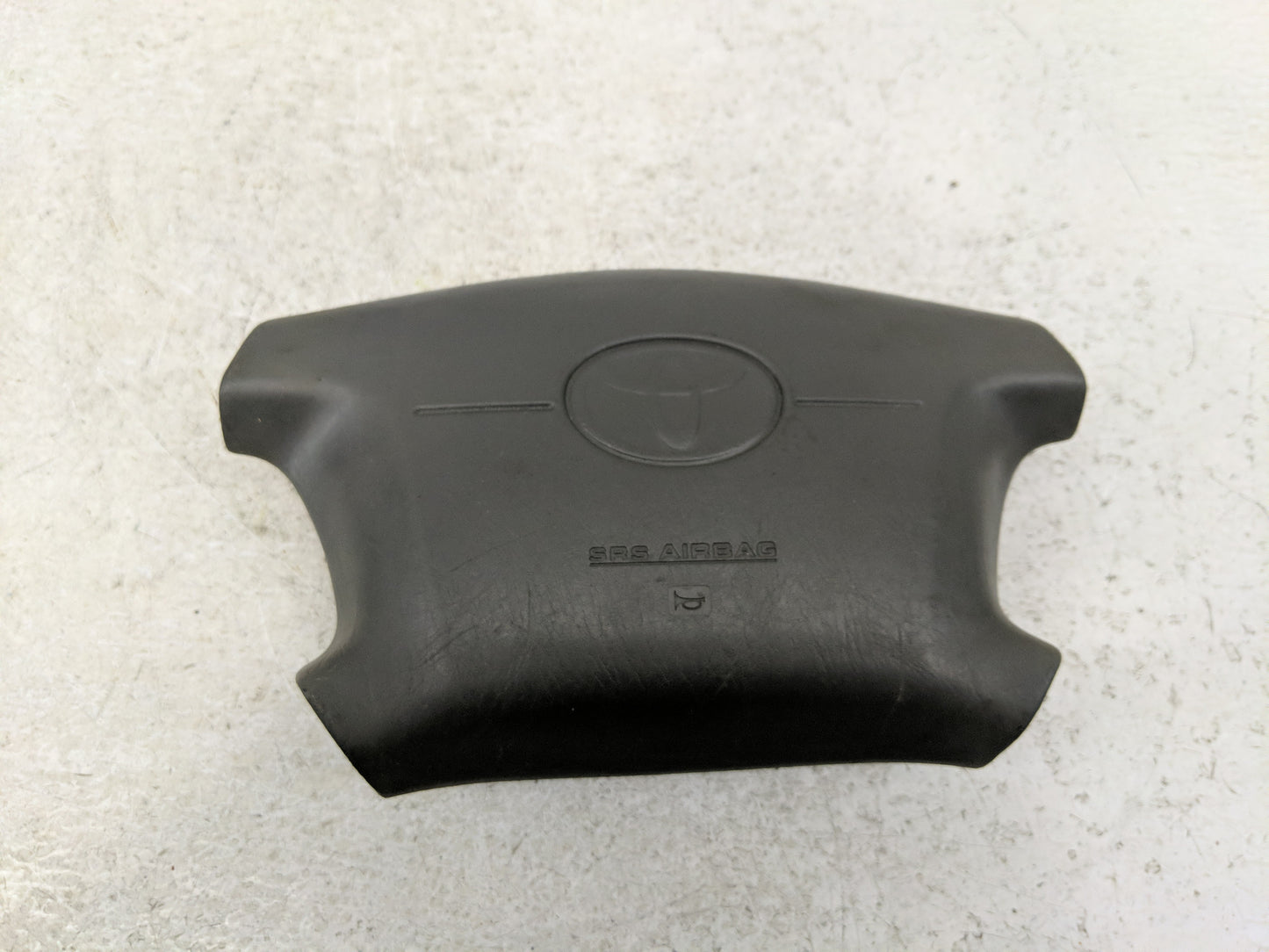 1998-1999 Toyota Sienna Air Bag Driver Left Steering Wheel Mounted P/N:253-58074 Fits Fits 1998 1999 OEM Used Auto Parts - O