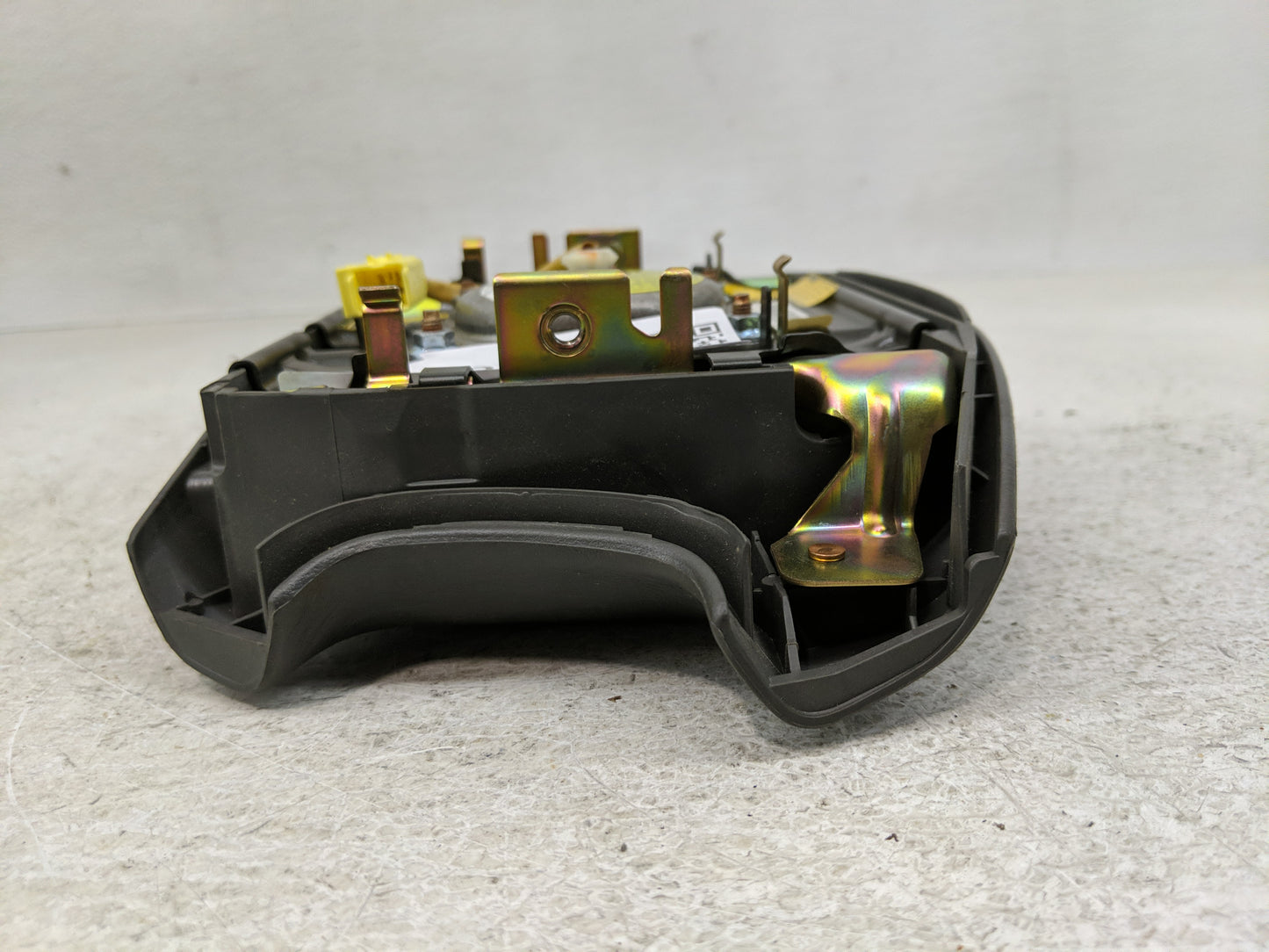1998-1999 Toyota Sienna Air Bag Driver Left Steering Wheel Mounted P/N:253-58074 Fits Fits 1998 1999 OEM Used Auto Parts - O