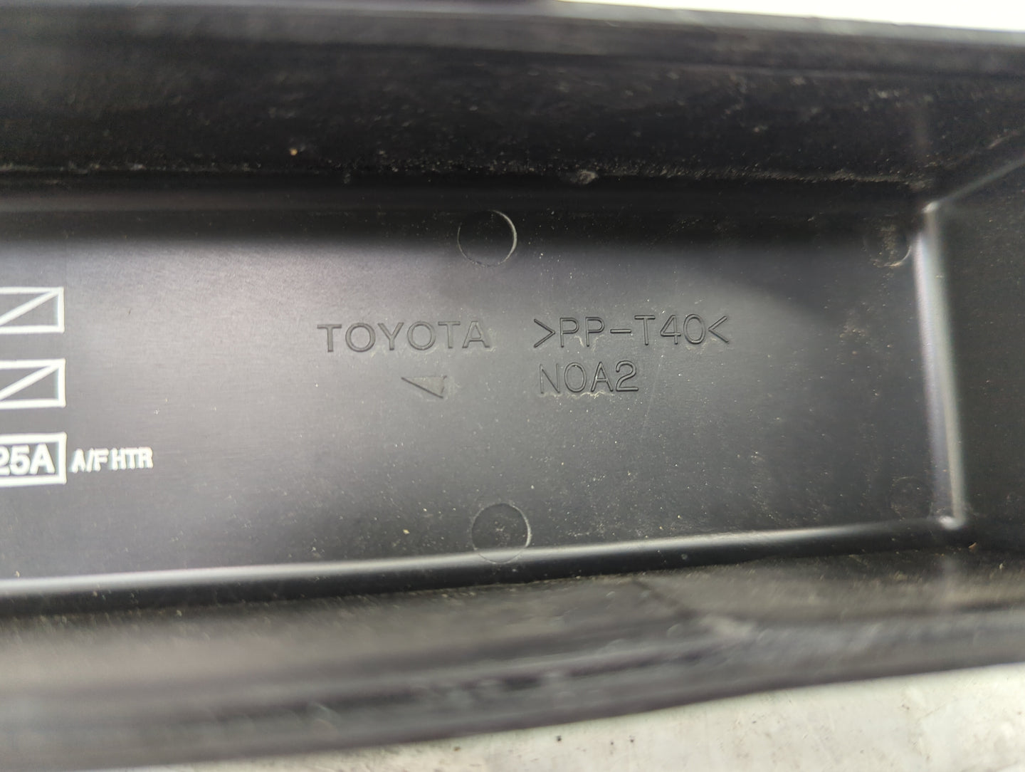 1999-2000 Toyota Sienna Fusebox Fuse Box Panel Relay Module Fits Fits 1999 2000 OEM Used Auto Parts - Oemusedautoparts1.com