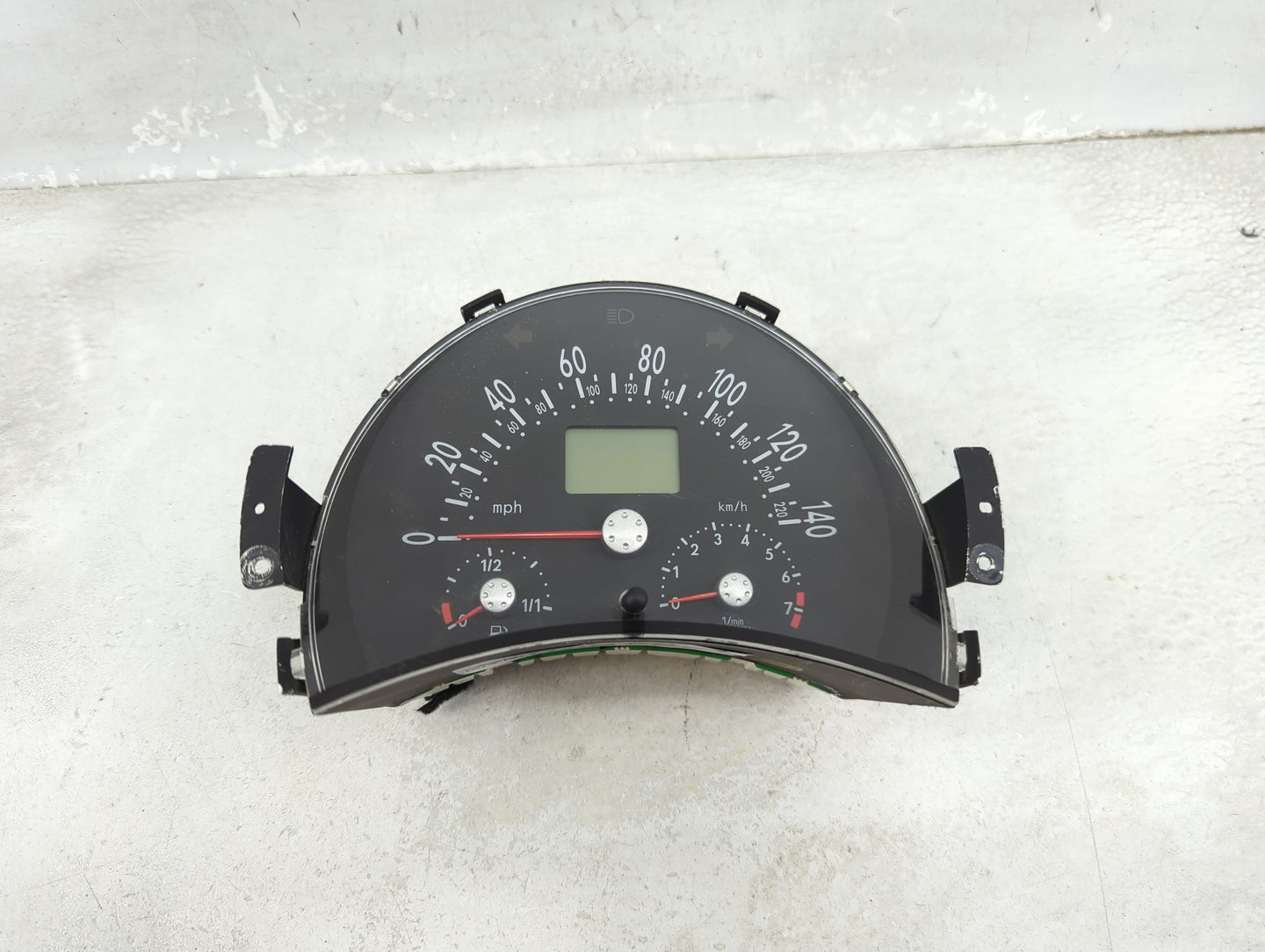 1999 Volkswagen Beetle Instrument Cluster Speedometer Gauges P/N:1C0919951 008VWZ5Z0X3132574W Miles: Fits OEM Used Auto Part