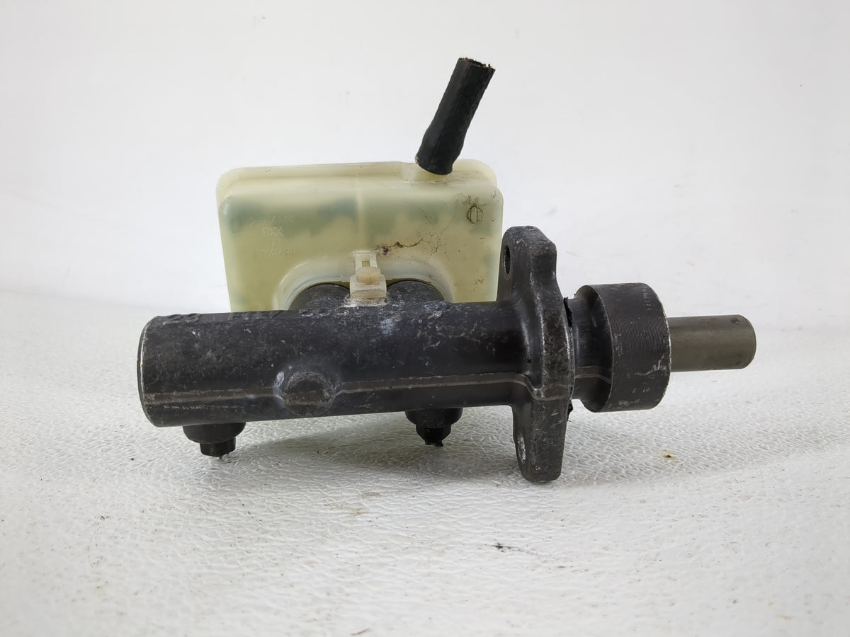 1998-2005 Volkswagen Beetle Brake Master Cylinder 864471 - Oemusedautoparts1.com