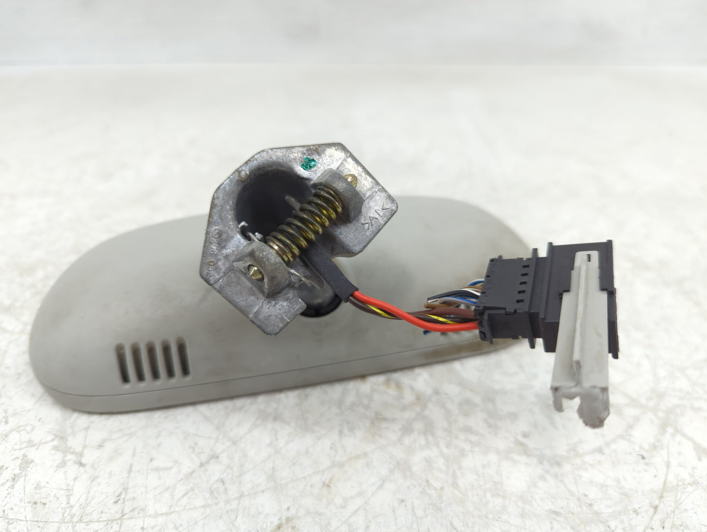 1999 Volkswagen Beetle Interior Rear View Mirror Replacement OEM P/N:E1010536 Fits OEM Used Auto Parts - Oemusedautoparts1.c