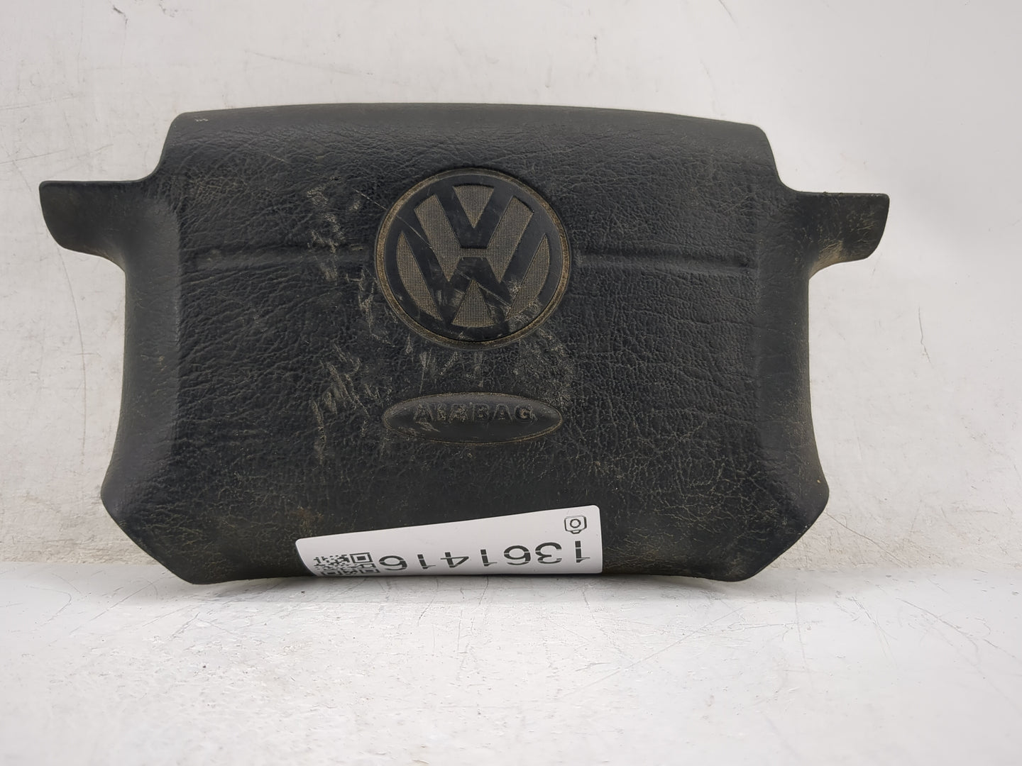 1994-1999 Volkswagen Golf Air Bag Driver Left Steering Wheel Mounted Fits Fits 1994 1995 1996 1997 1998 1999 OEM Used Auto P