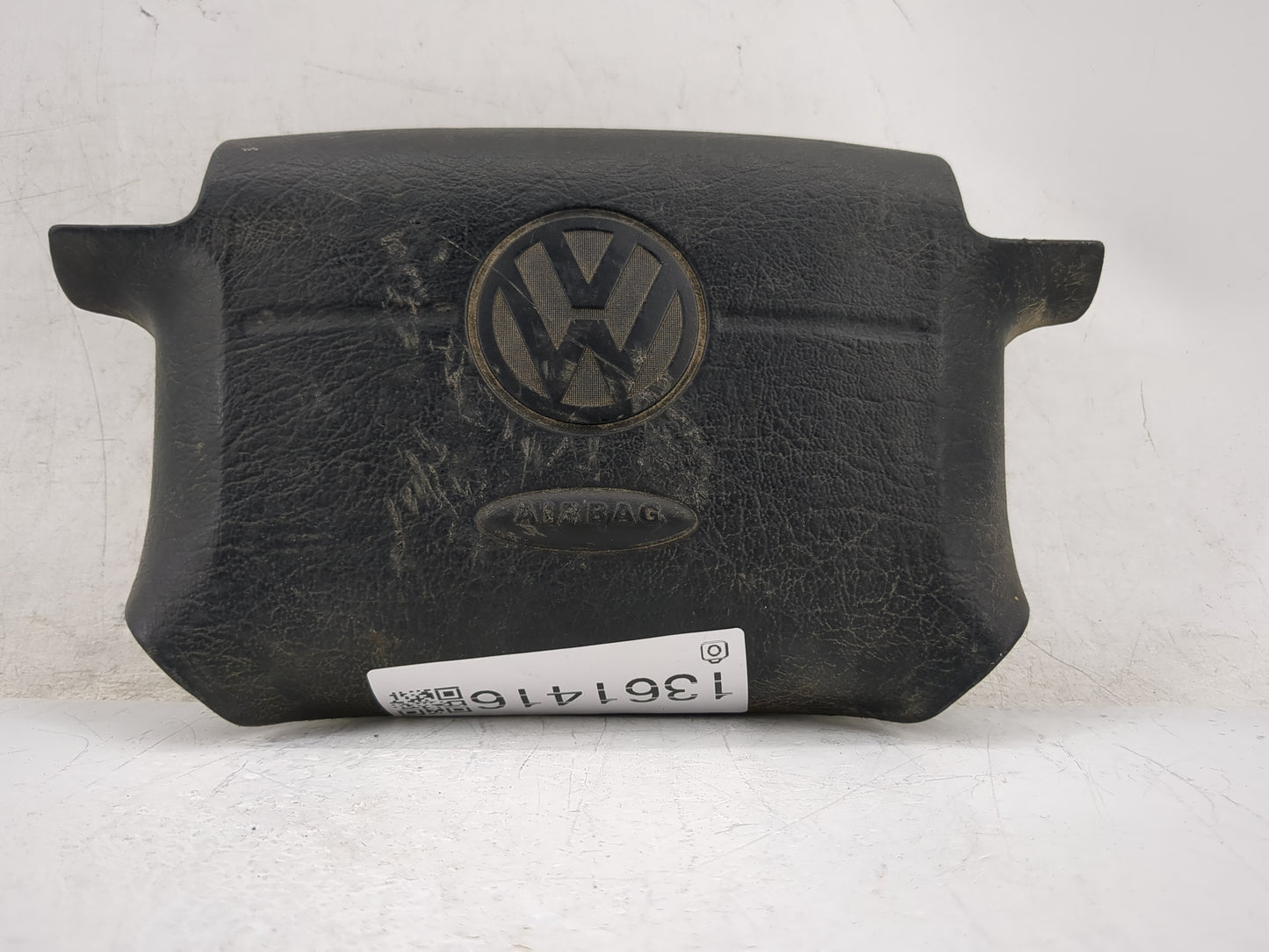 1994-1999 Volkswagen Golf Air Bag Driver Left Steering Wheel Mounted Fits Fits 1994 1995 1996 1997 1998 1999 OEM Used Auto P