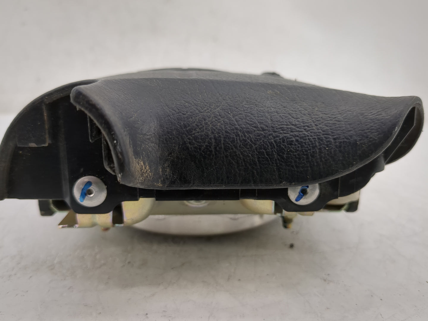 1994-1999 Volkswagen Golf Air Bag Driver Left Steering Wheel Mounted Fits Fits 1994 1995 1996 1997 1998 1999 OEM Used Auto P