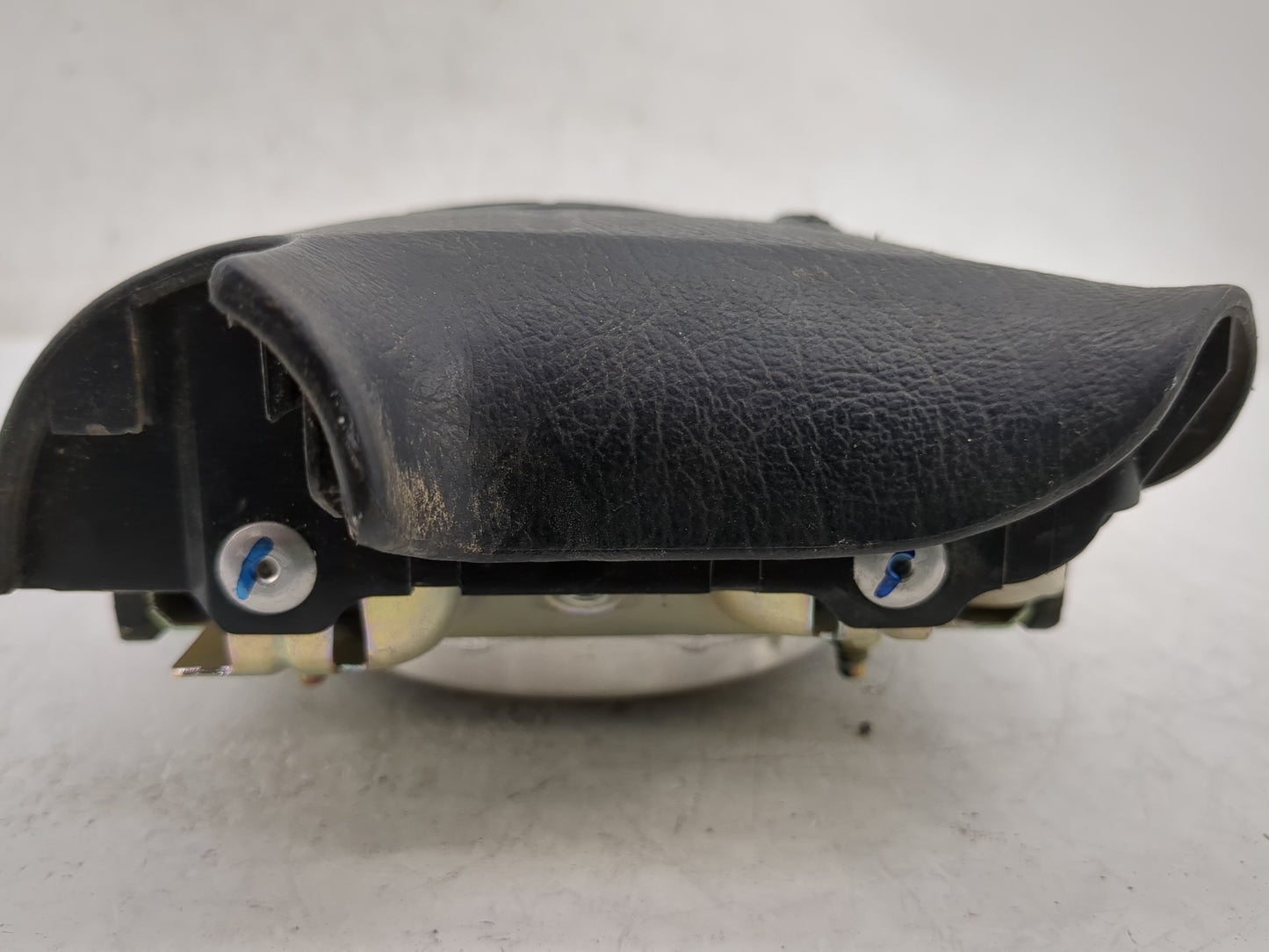 1994-1999 Volkswagen Golf Air Bag Driver Left Steering Wheel Mounted Fits Fits 1994 1995 1996 1997 1998 1999 OEM Used Auto P