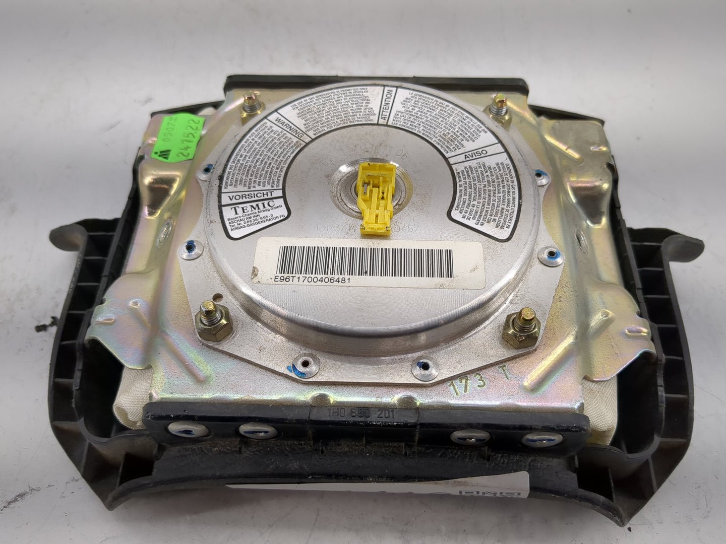 1994-1999 Volkswagen Golf Air Bag Driver Left Steering Wheel Mounted Fits Fits 1994 1995 1996 1997 1998 1999 OEM Used Auto P