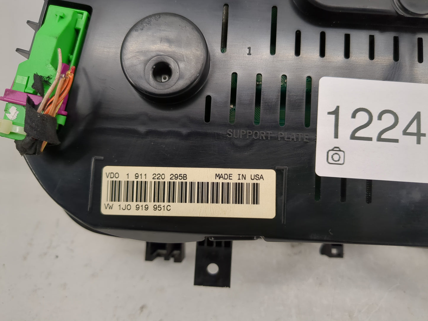 1999 Volkswagen Jetta Instrument Cluster Speedometer Gauges P/N:1J0 919 951C Fits OEM Used Auto Parts - Oemusedautoparts1.co