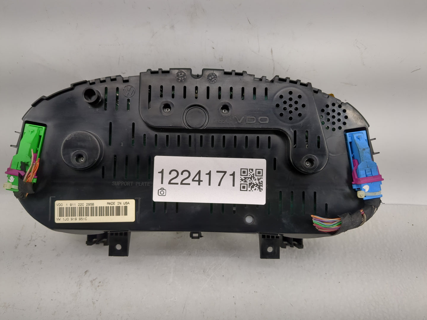 1999 Volkswagen Jetta Instrument Cluster Speedometer Gauges P/N:1J0 919 951C Fits OEM Used Auto Parts - Oemusedautoparts1.co