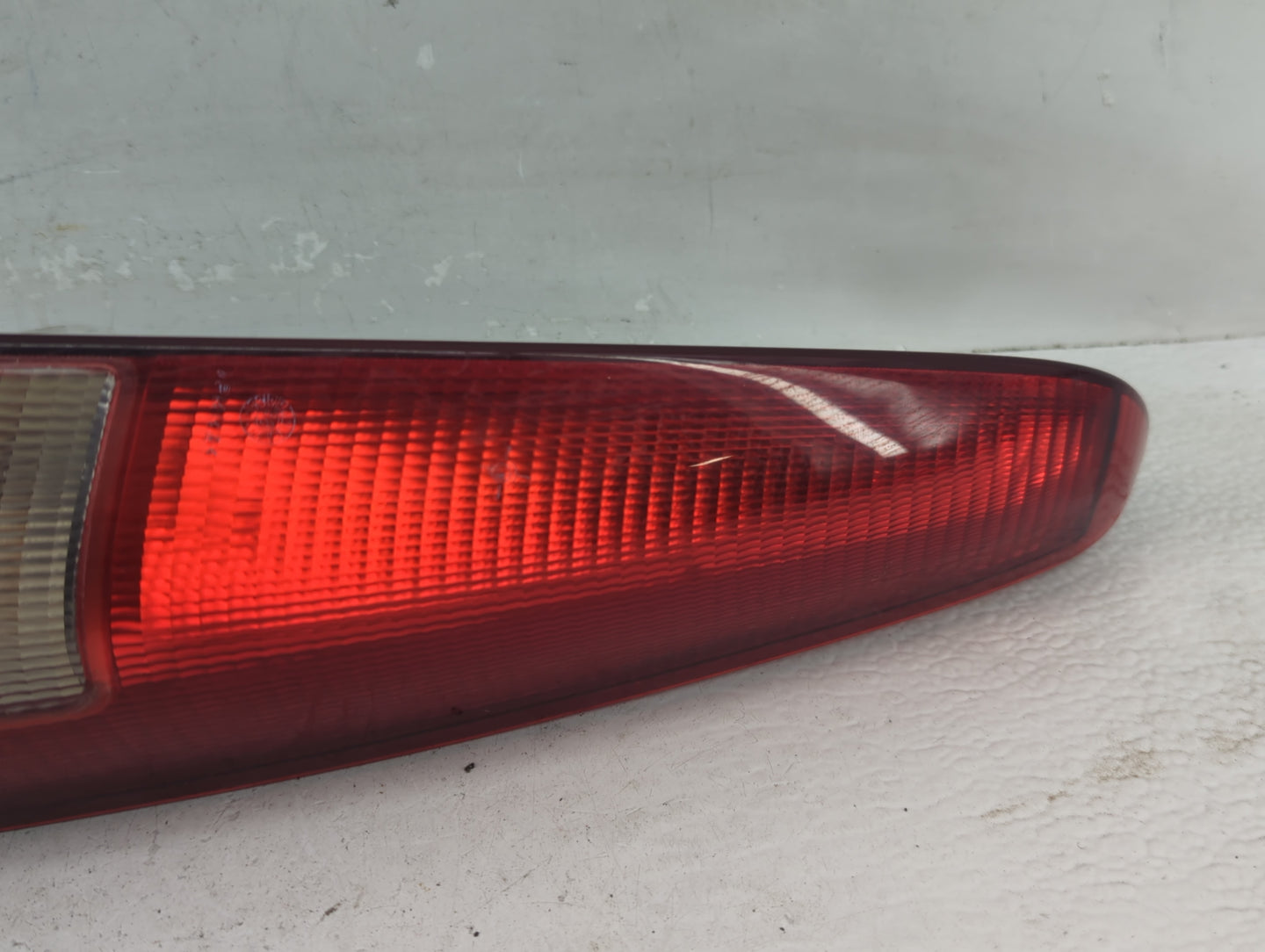 1998-2000 Volvo S70 Tail Light Assembly Passenger Right OEM P/N:9157802 Fits Fits 1998 1999 2000 OEM Used Auto Parts - Oemus