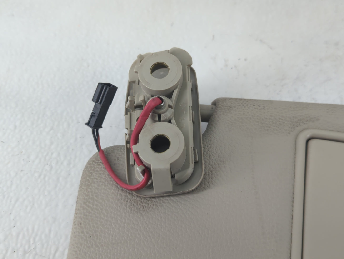 1999 Volvo S80 Sun Visor Shade Replacement Driver Left Mirror Fits OEM Used Auto Parts - Oemusedautoparts1.com