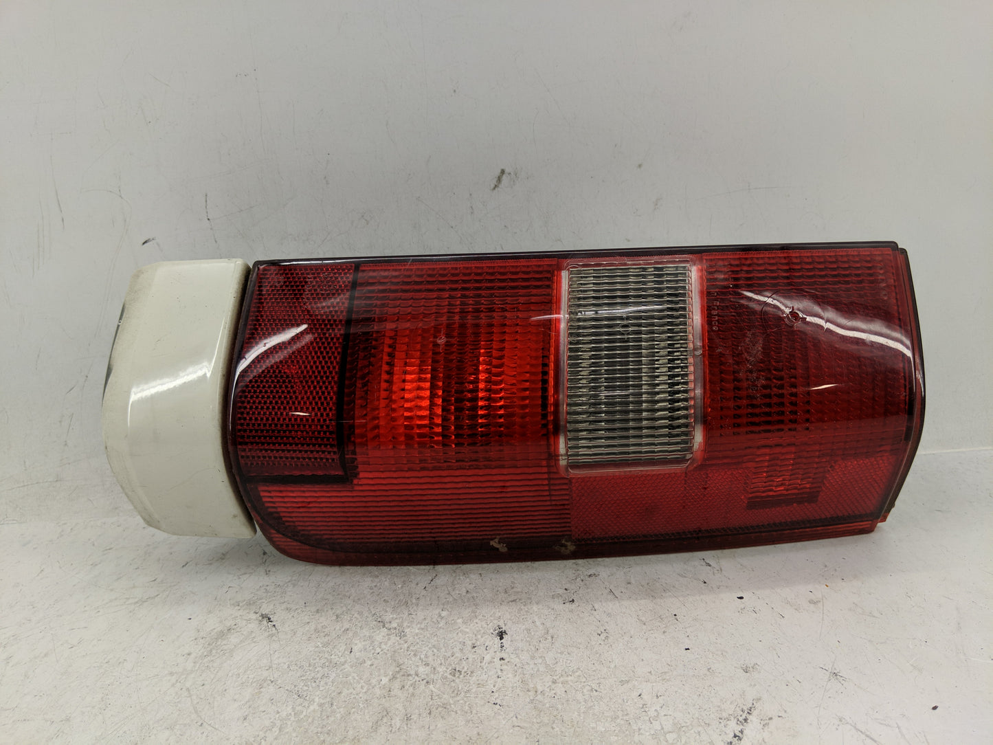 1998-2000 Volvo V70 Tail Light Assembly Passenger Right OEM Fits Fits 1994 1995 1996 1997 1998 1999 2000 OEM Used Auto Parts