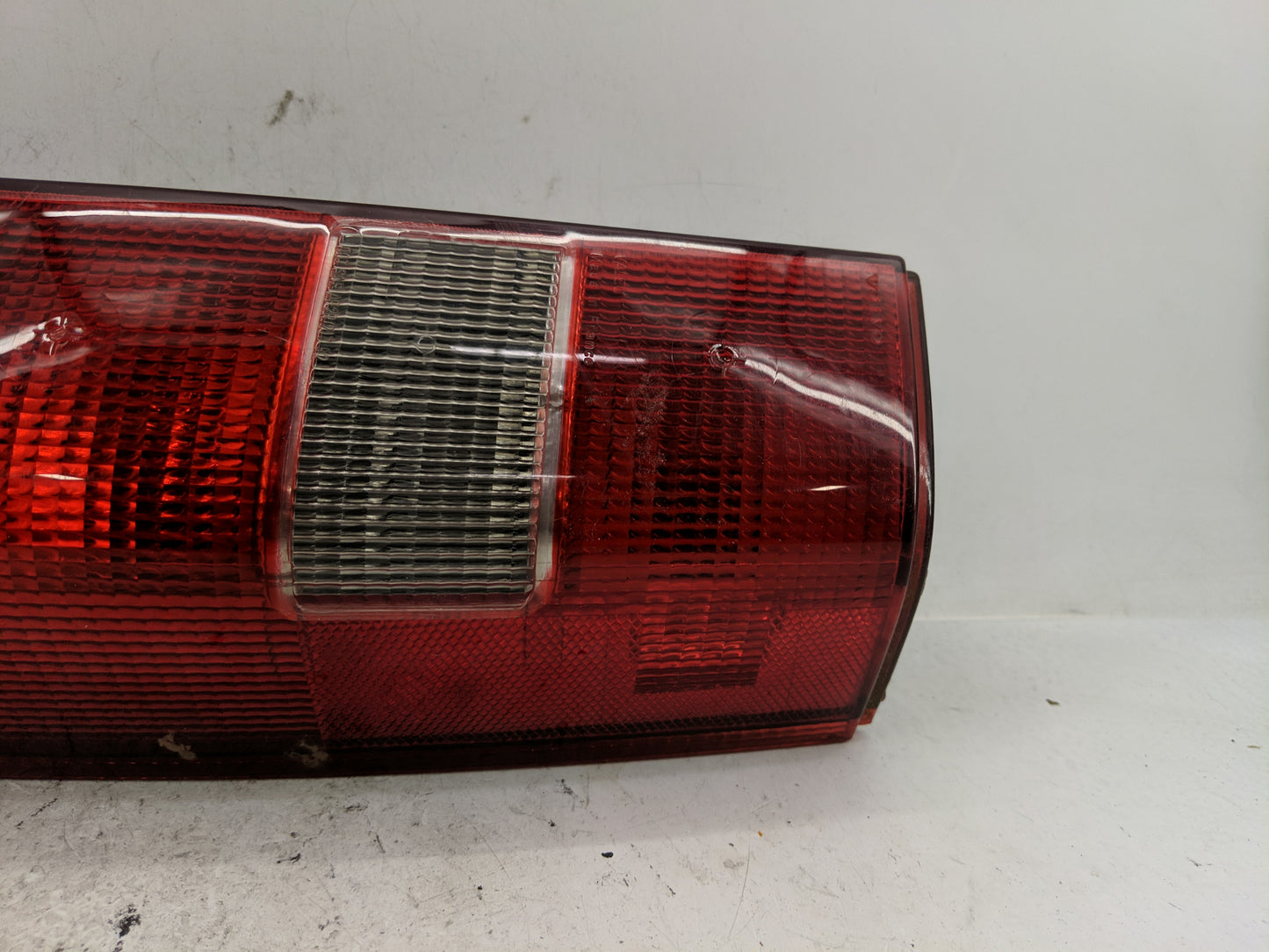 1998-2000 Volvo V70 Tail Light Assembly Passenger Right OEM Fits Fits 1994 1995 1996 1997 1998 1999 2000 OEM Used Auto Parts