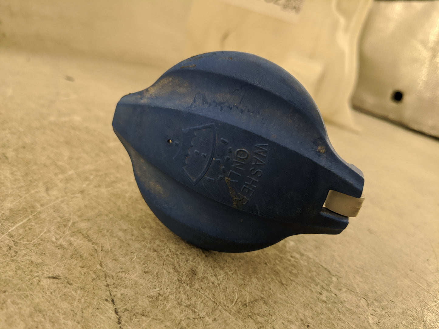 20 Kia Cadenza Windshield Washer Fluid Reservoir Bottle Oem - Oemusedautoparts1.com