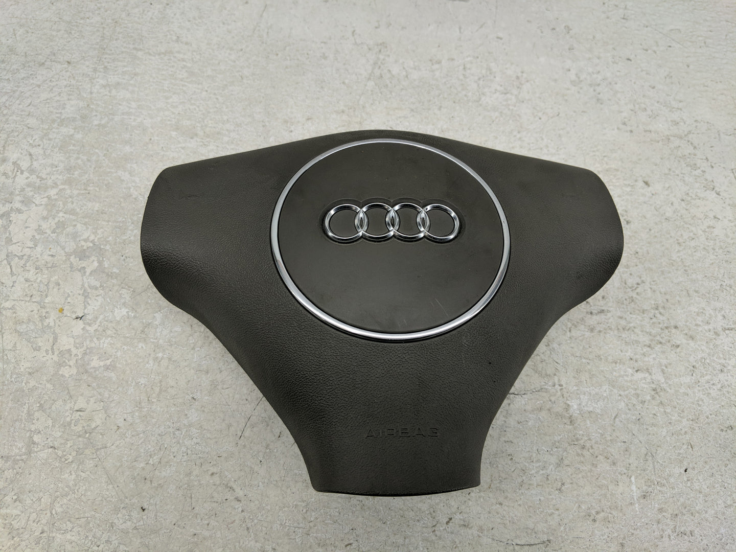 2000 Audi A3 Air Bag Driver Left Steering Wheel Mounted P/N:8E0 880 201 J Fits Fits 1997 1998 1999 2001 2002 OEM Used Auto P