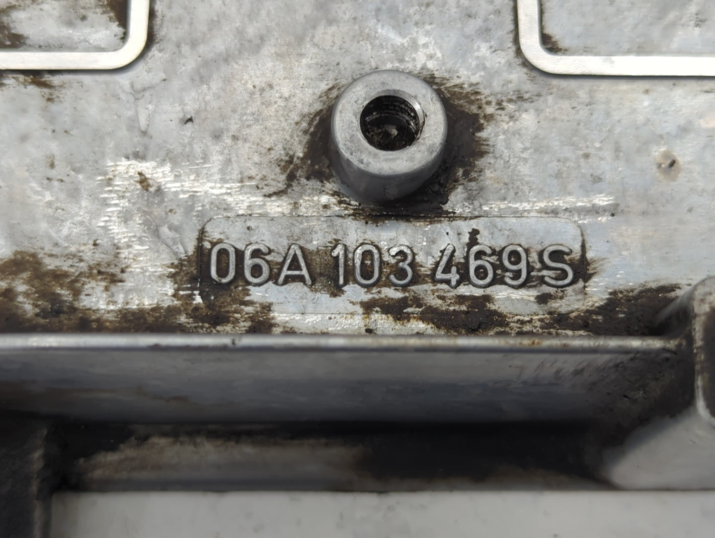 2000 Audi A3 valve cover - Oemusedautoparts1.com