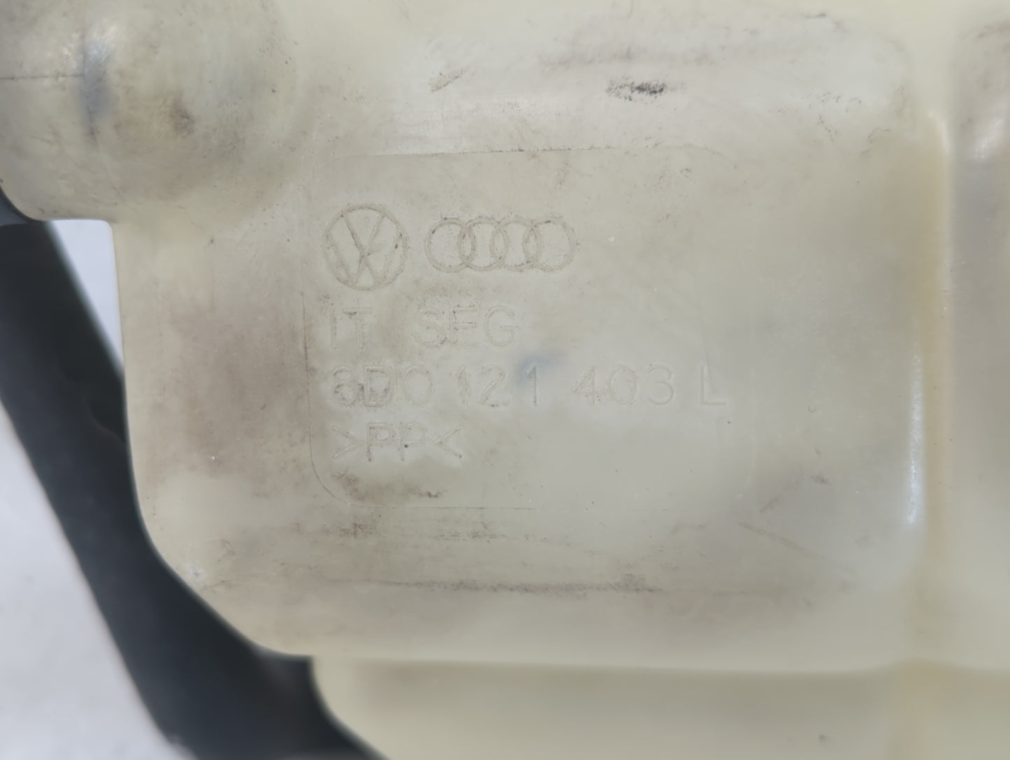 2000-2002 Audi A4 Radiator Coolant Overflow Expansion Tank Bottle - Oemusedautoparts1.com