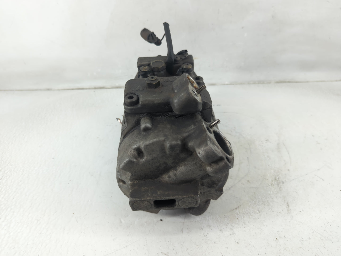 1999-2000 Bmw 323i Air Conditioning A/c Ac Compressor Oem - Oemusedautoparts1.com