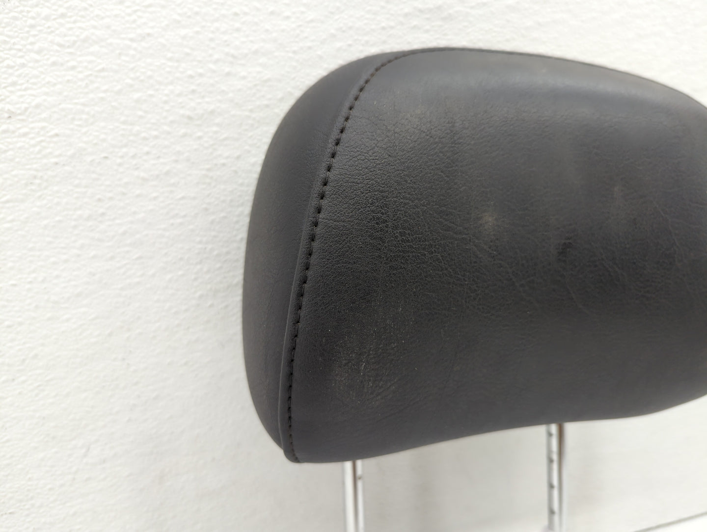 2000 Bmw 323i Headrest Head Rest Rear Seat Black - Oemusedautoparts1.com