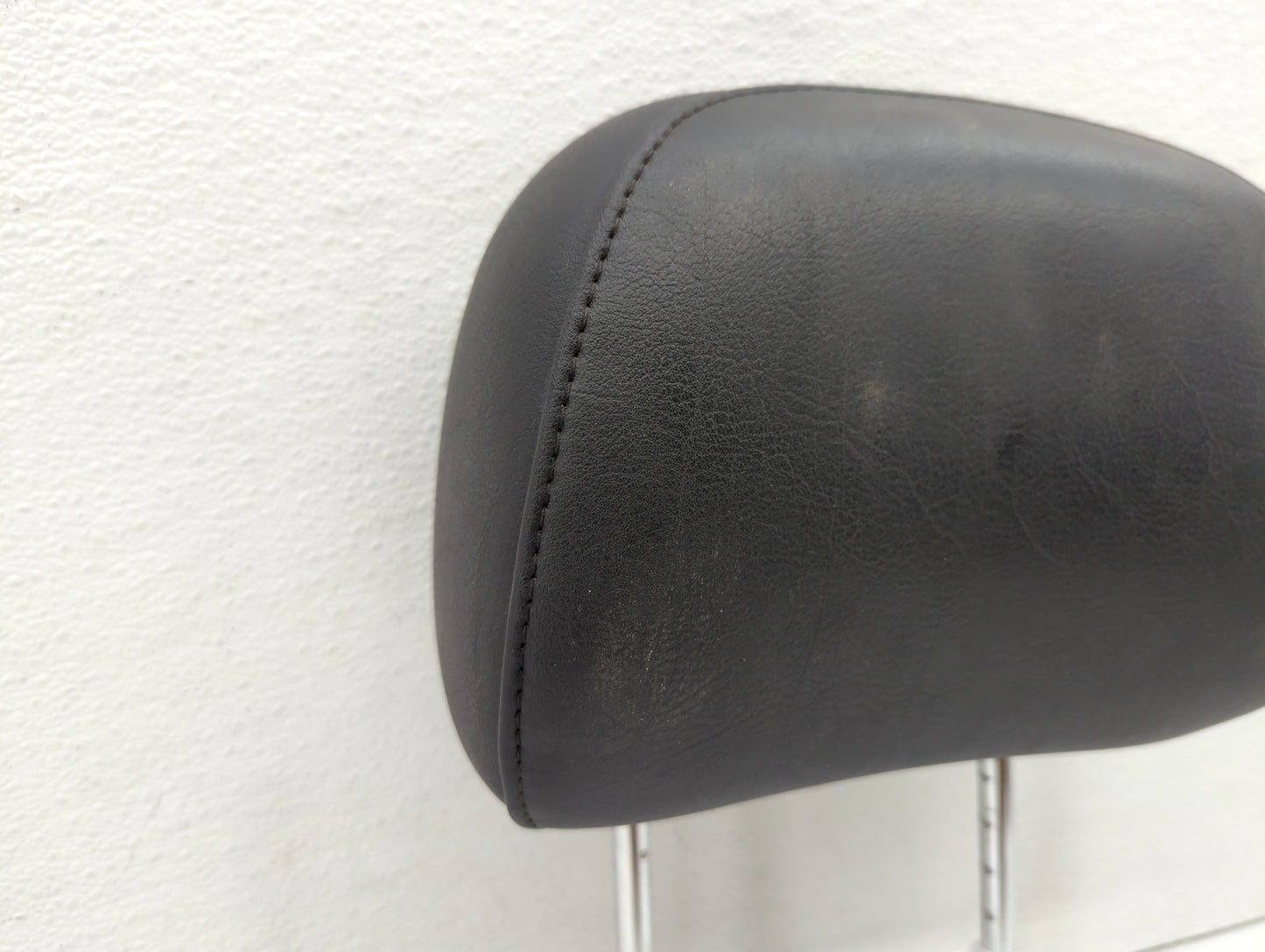 2000 Bmw 323i Headrest Head Rest Rear Seat Black - Oemusedautoparts1.com