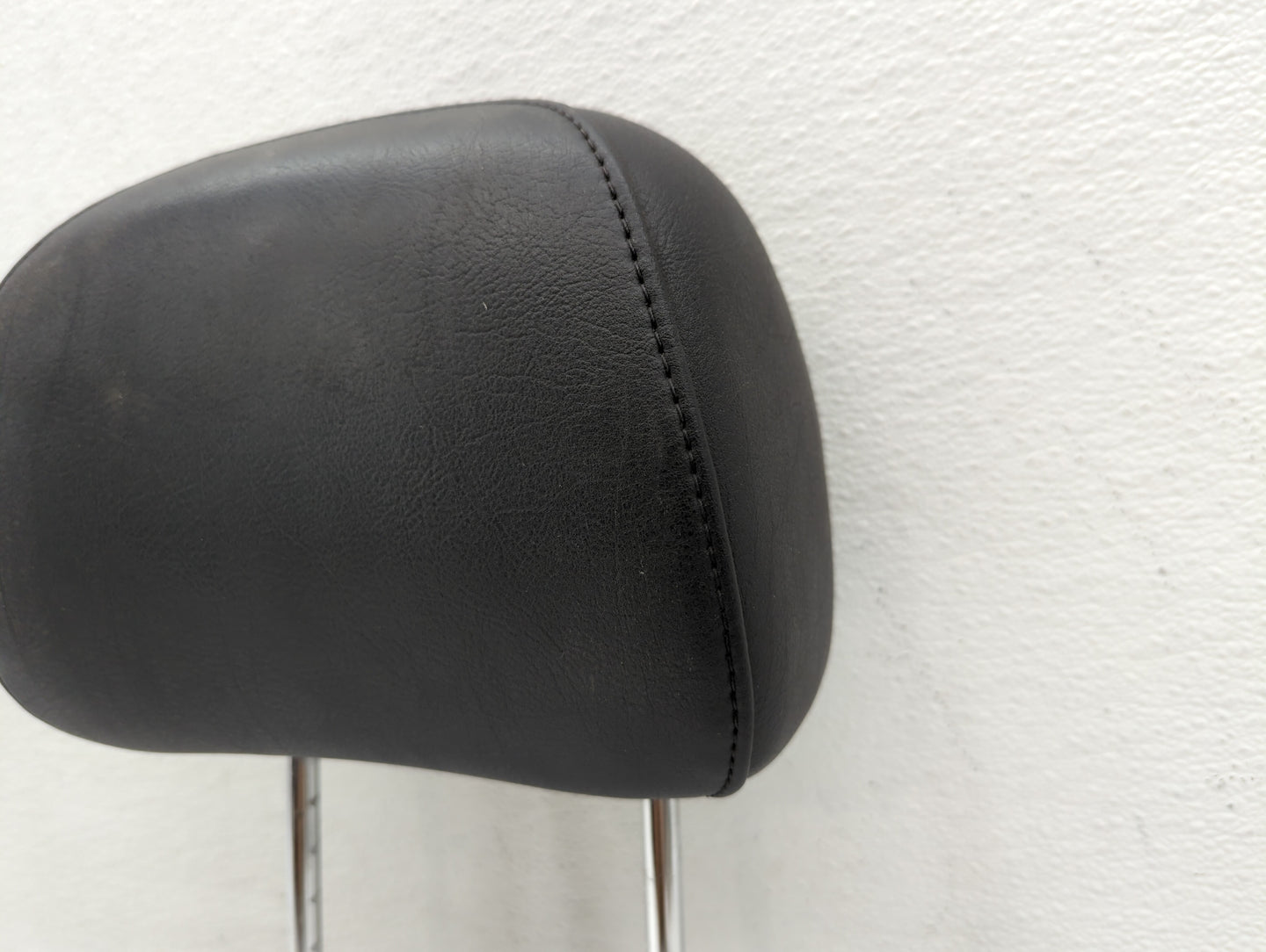 2000 Bmw 323i Headrest Head Rest Rear Seat Black - Oemusedautoparts1.com