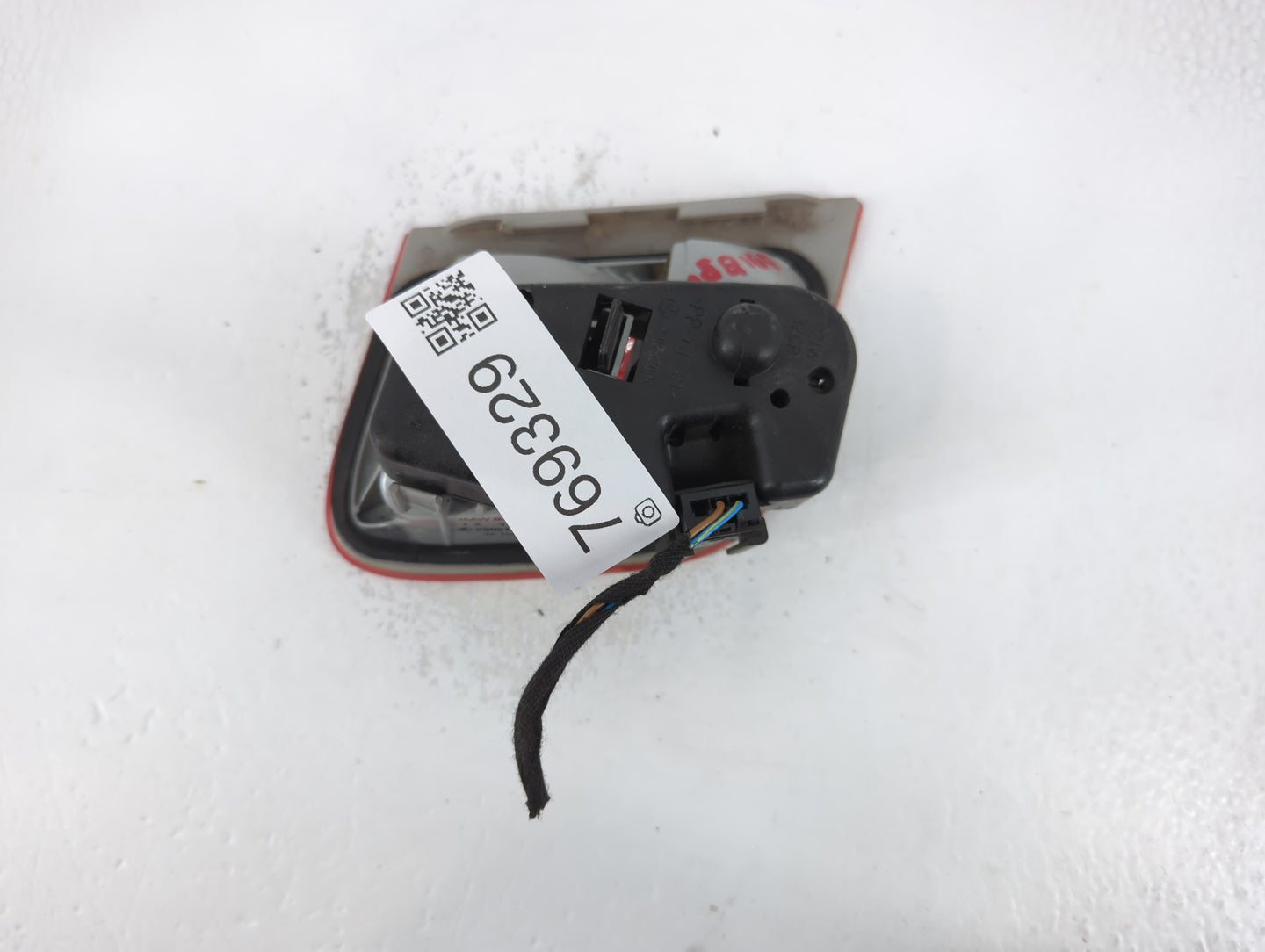 2000 Bmw 323i Tail Light Assembly Driver Left OEM P/N:8 364 924 Fits Fits 2001 2002 2003 OEM Used Auto Parts - Oemusedautopa