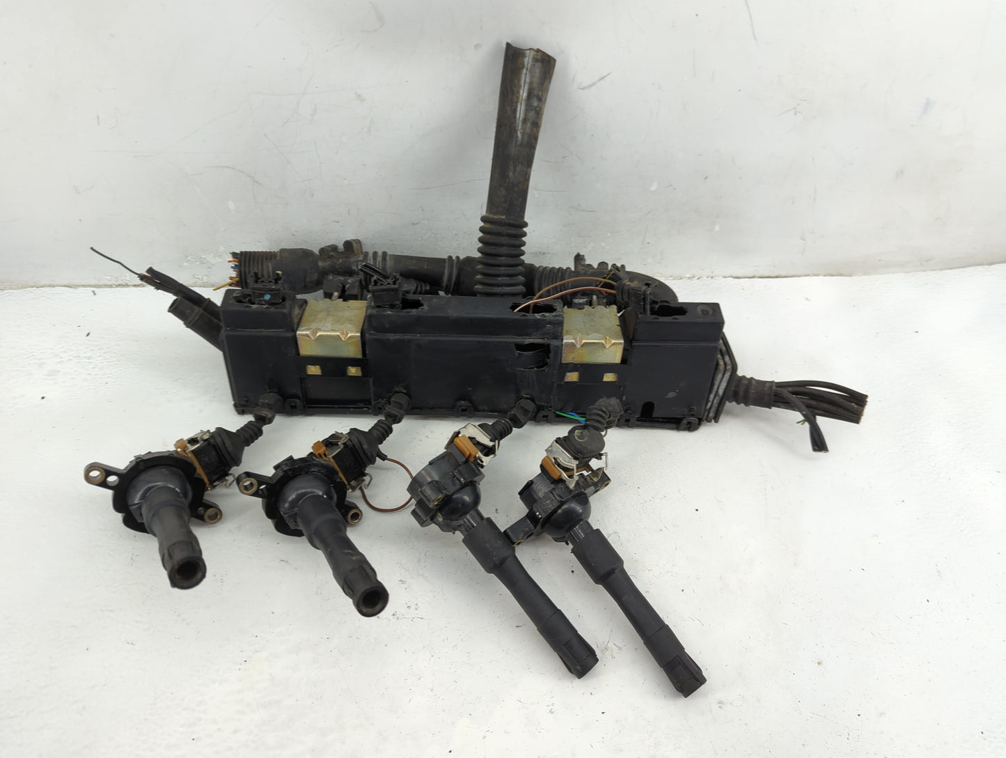 1996-2000 Bmw 328i Ignition Coil Igniter Pack - Oemusedautoparts1.com