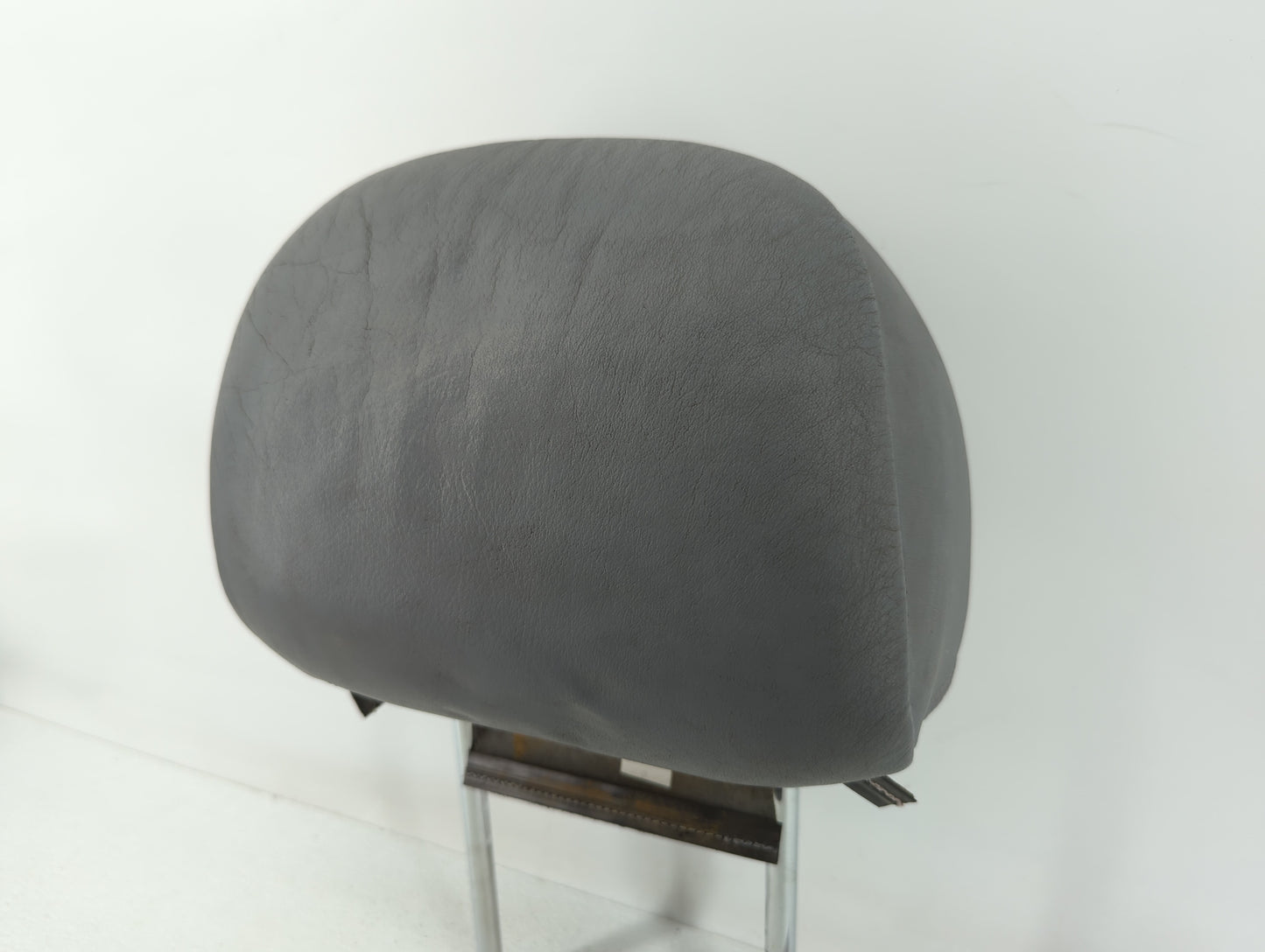 2000 Bmw 328i Headrest Head Rest Rear Center Seat Fits OEM Used Auto Parts - Oemusedautoparts1.com
