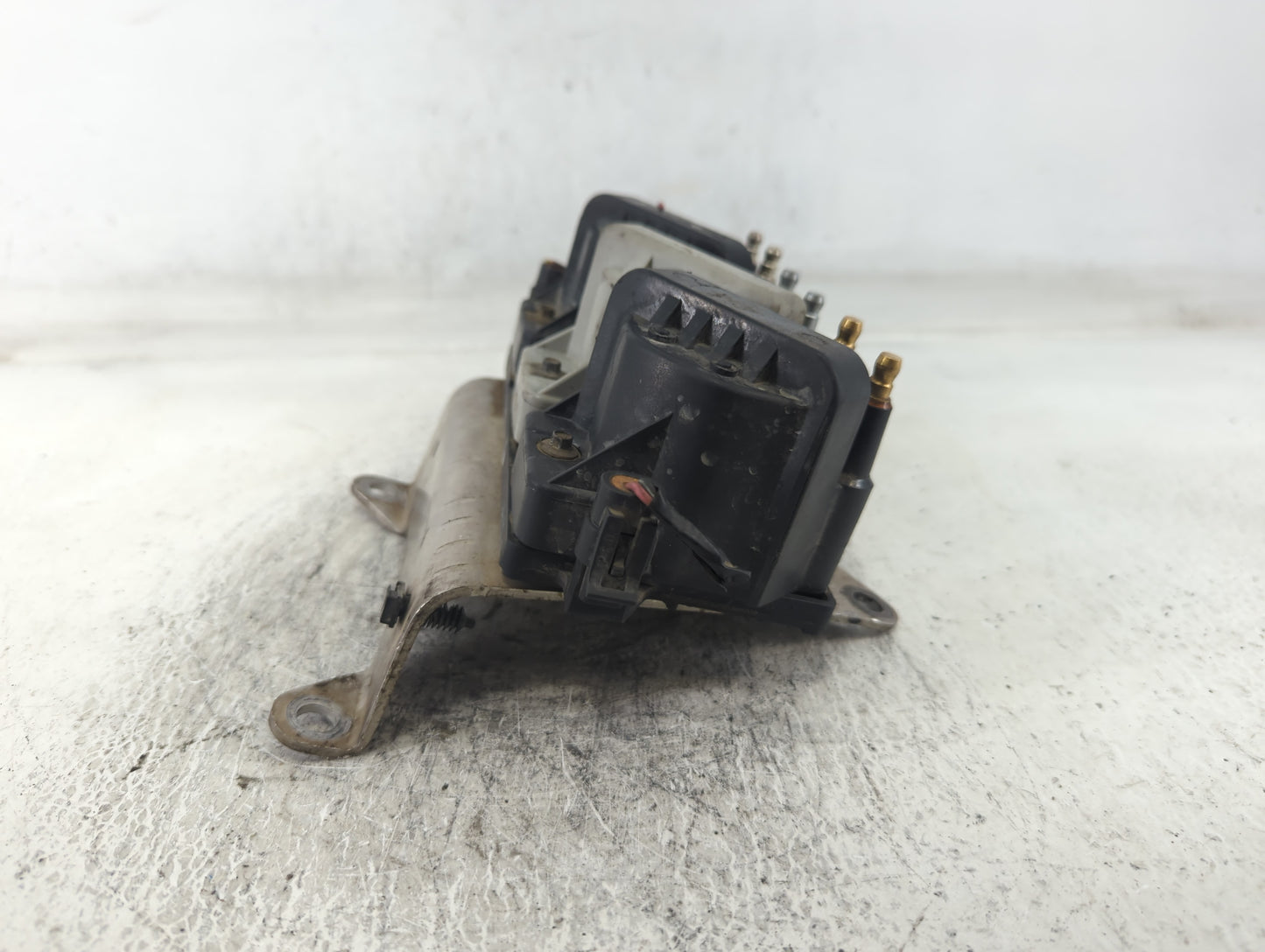 2000 Buick Century Engine Ignition Distributor OEM P/N:03961 9K31 Fits OEM Used Auto Parts - Oemusedautoparts1.com