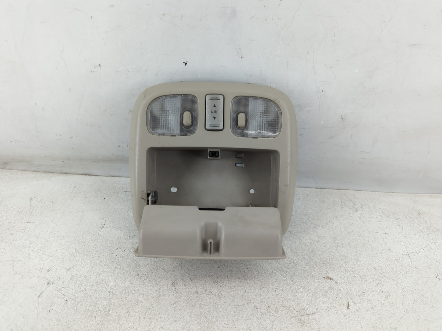 2000 Buick Lesabre Overhead Roof Console - Oemusedautoparts1.com