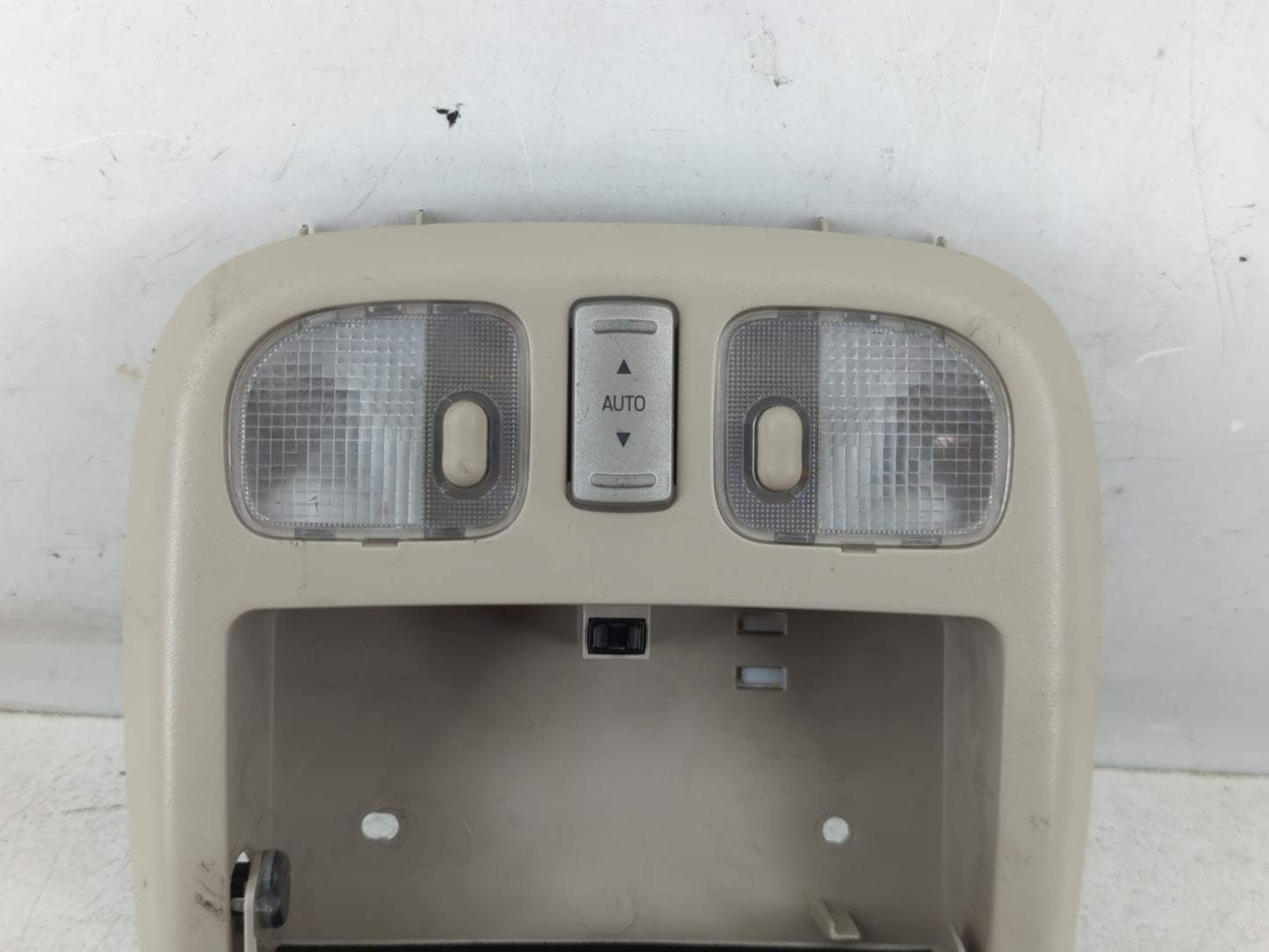 2000 Buick Lesabre Overhead Roof Console - Oemusedautoparts1.com