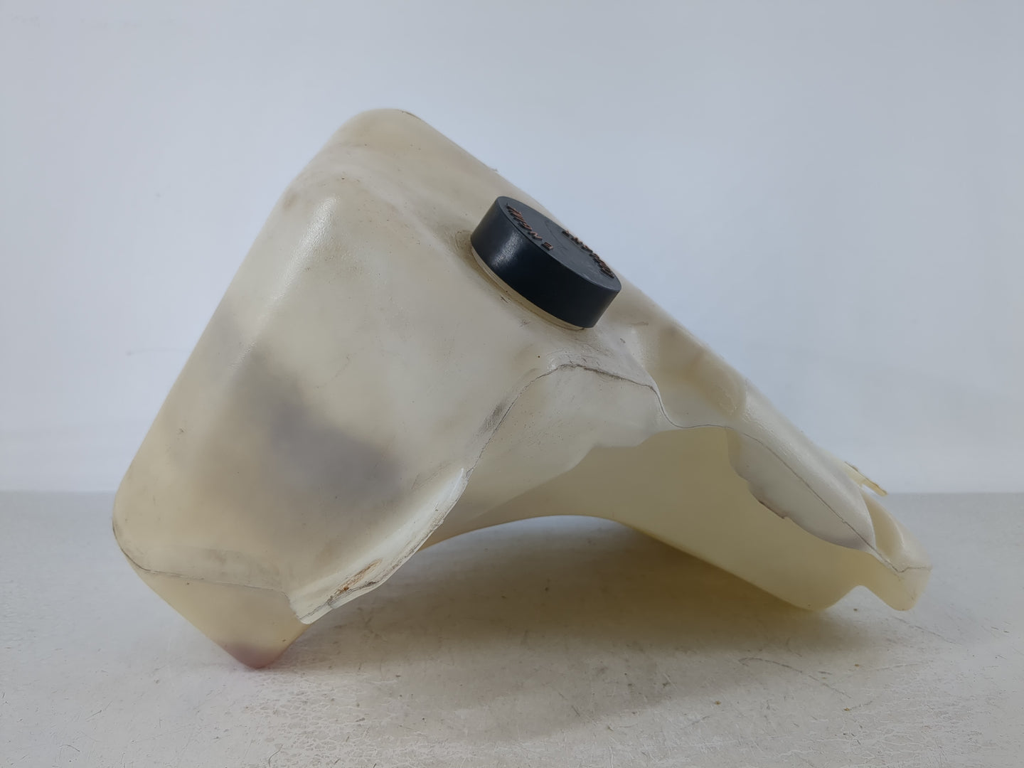 2000-2005 Buick Lesabre Radiator Coolant Overflow Expansion Tank Bottle 863523 - Oemusedautoparts1.com
