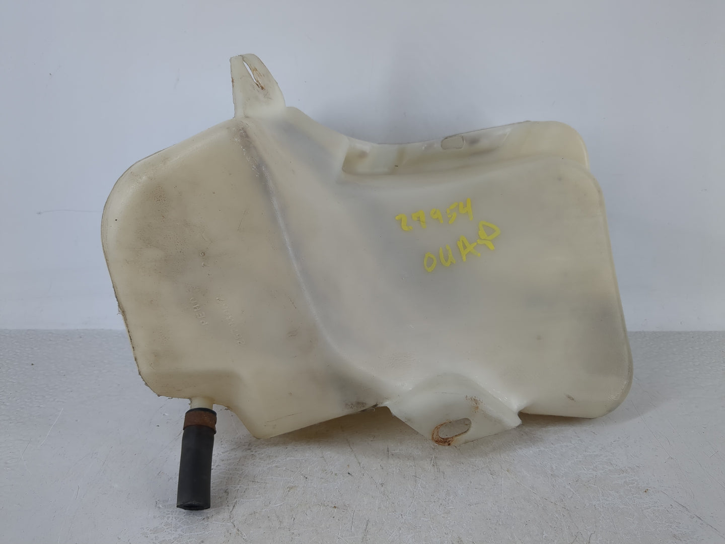 2000-2005 Buick Lesabre Radiator Coolant Overflow Expansion Tank Bottle 863523 - Oemusedautoparts1.com