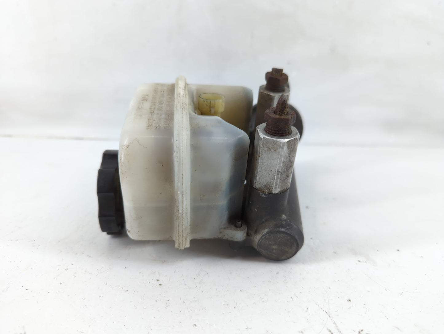 2000 Buick Lesabre Brake Master Cylinder - Oemusedautoparts1.com