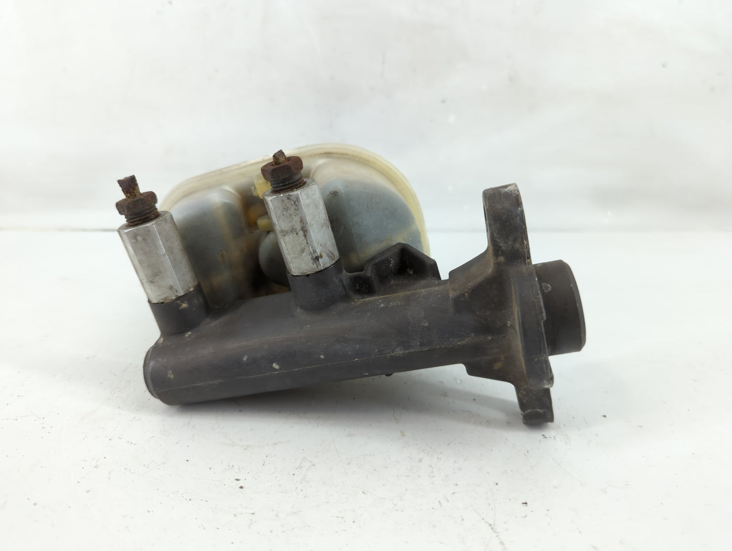 2000 Buick Lesabre Brake Master Cylinder - Oemusedautoparts1.com