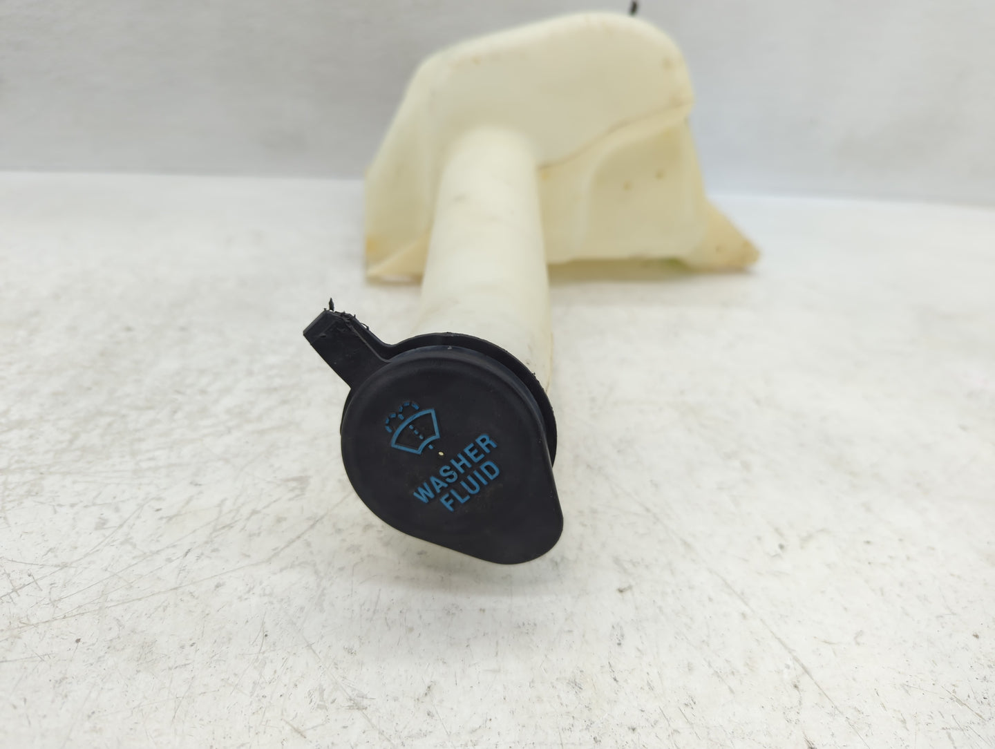 2000-2005 Buick Lesabre Windshield Washer Fluid Reservoir Bottle Oem - Oemusedautoparts1.com