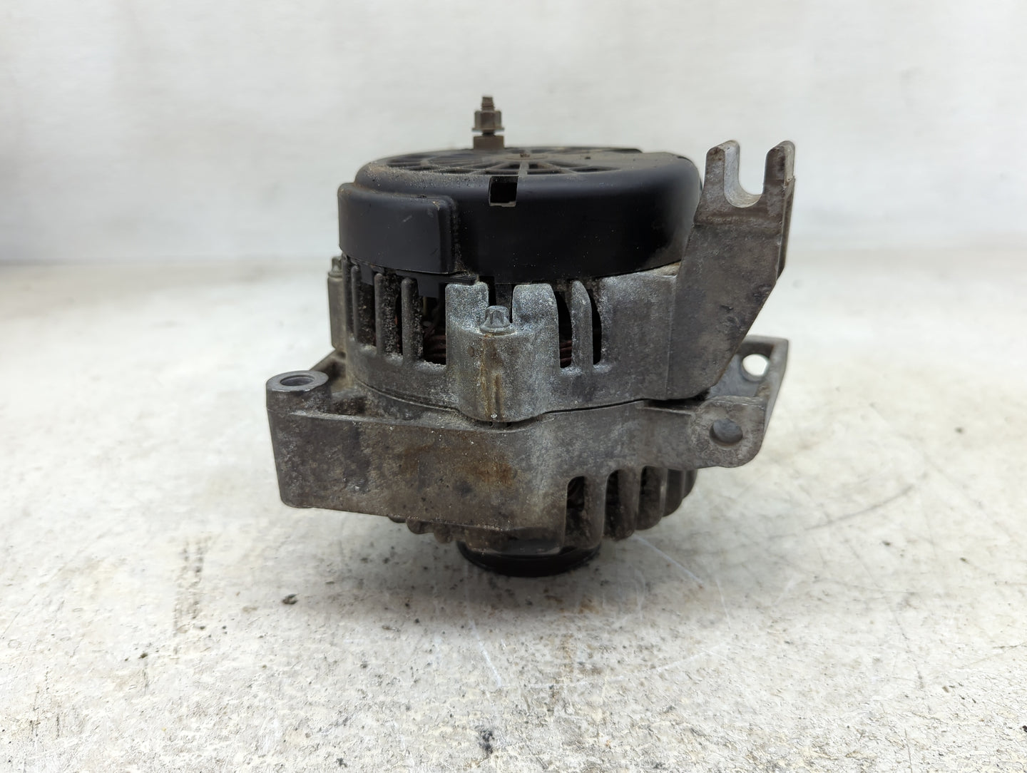 2000-2002 Buick Lesabre Alternator Replacement Generator Charging Assembly Engine OEM Fits Fits 2000 2001 2002 OEM Used Auto