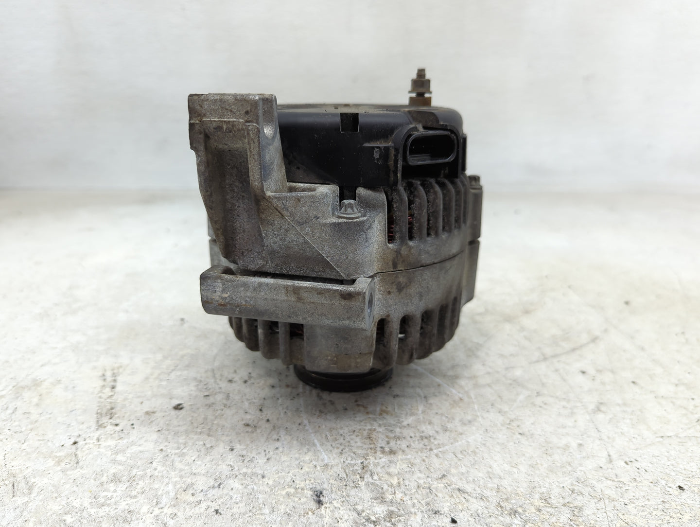 2000-2002 Buick Lesabre Alternator Replacement Generator Charging Assembly Engine OEM Fits Fits 2000 2001 2002 OEM Used Auto