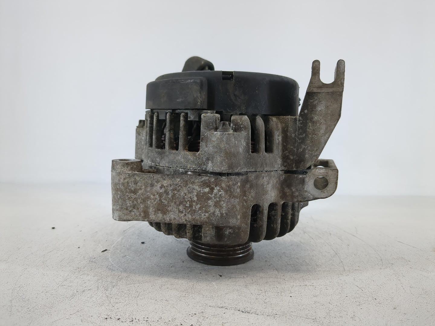 2000-2002 Buick Lesabre Alternator Replacement Generator Charging Assembly Engine OEM Fits Fits 2000 2001 2002 OEM Used Auto