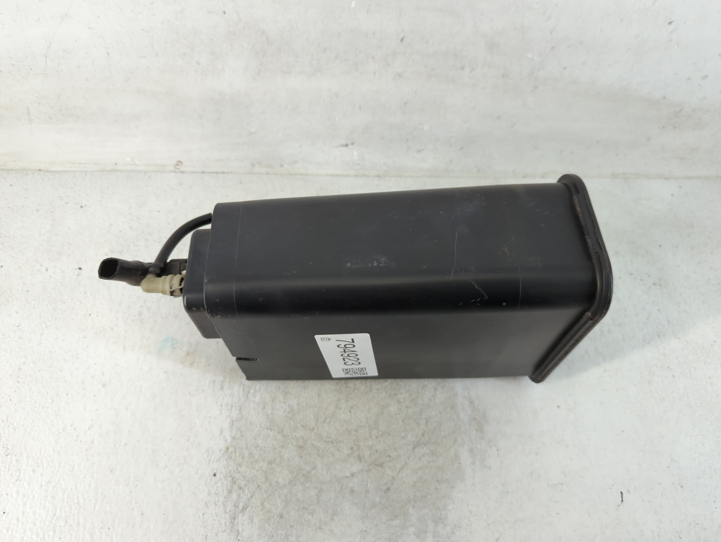 2000 Buick Park Avenue Fuel Vapor Charcoal Canister - Oemusedautoparts1.com