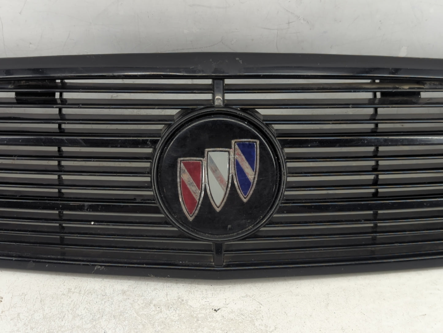 1997-2002 Buick Regal Front Grille Bumper Not Included - Oemusedautoparts1.com