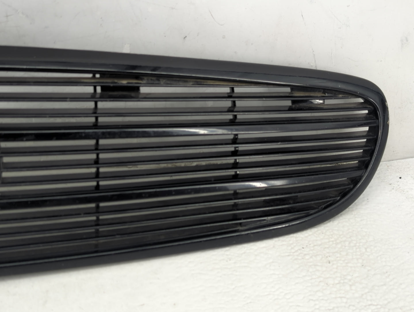 1997-2002 Buick Regal Front Grille Bumper Not Included - Oemusedautoparts1.com