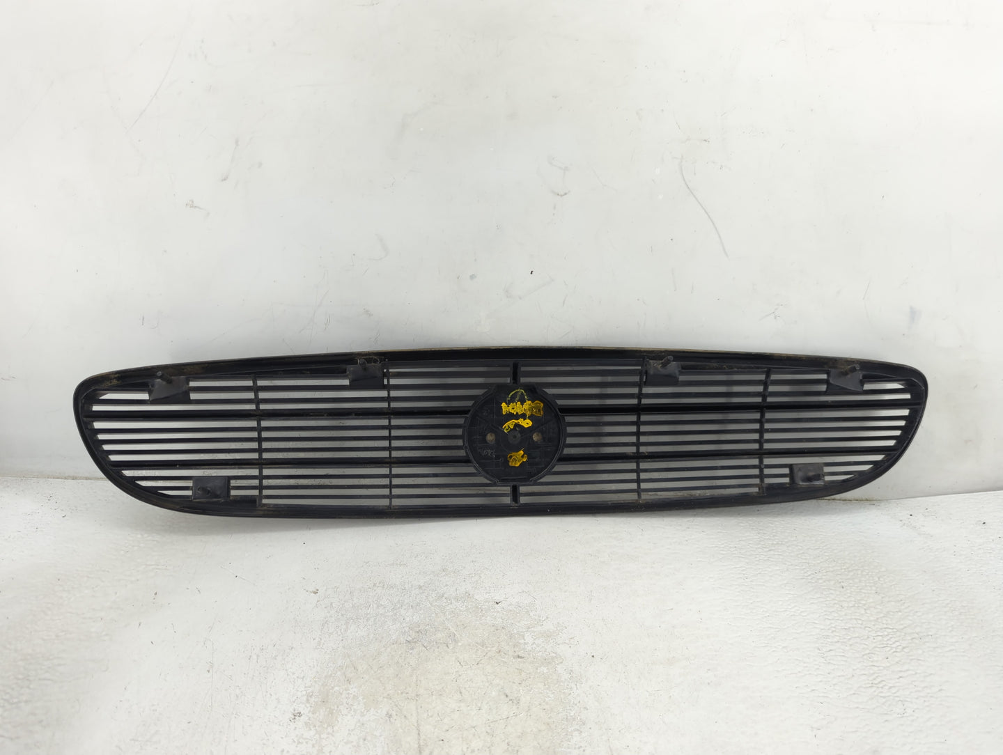 1997-2002 Buick Regal Front Grille Bumper Not Included - Oemusedautoparts1.com