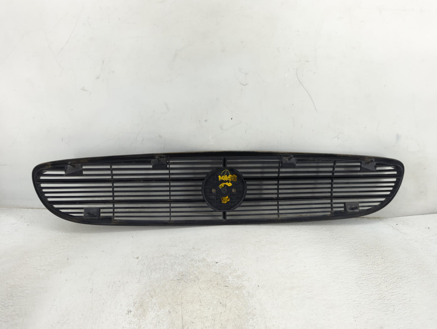 1997-2002 Buick Regal Front Grille Bumper Not Included - Oemusedautoparts1.com