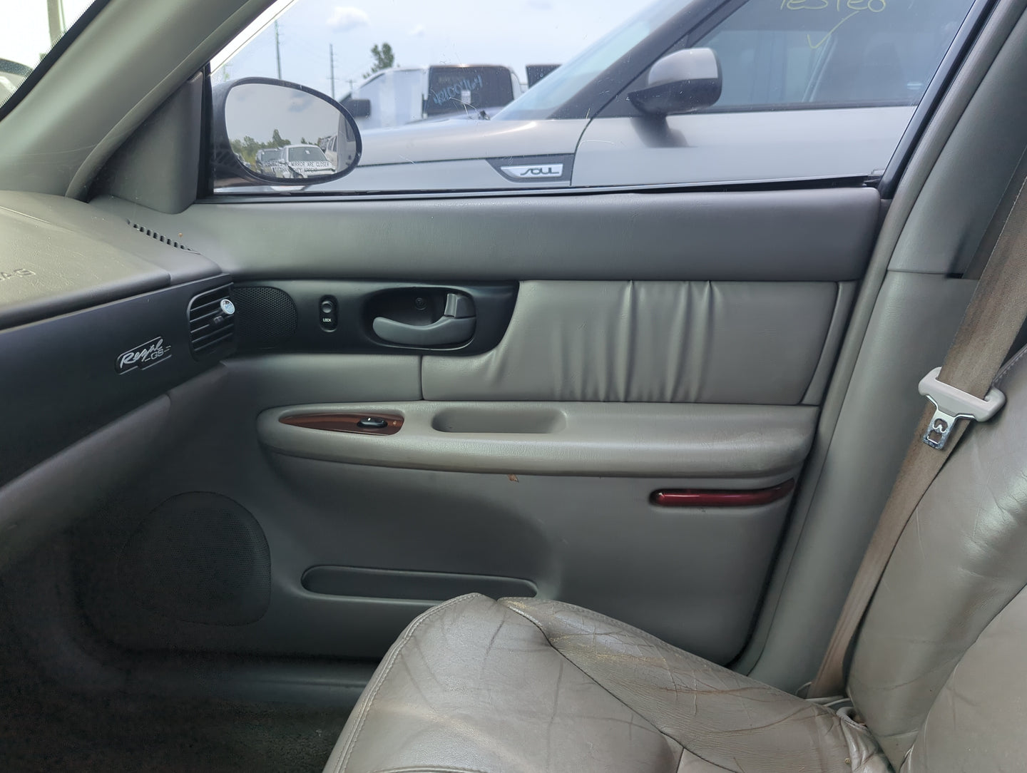 2000 Buick Regal Front Right Passenger Interior Door Panel Trim - Oemusedautoparts1.com