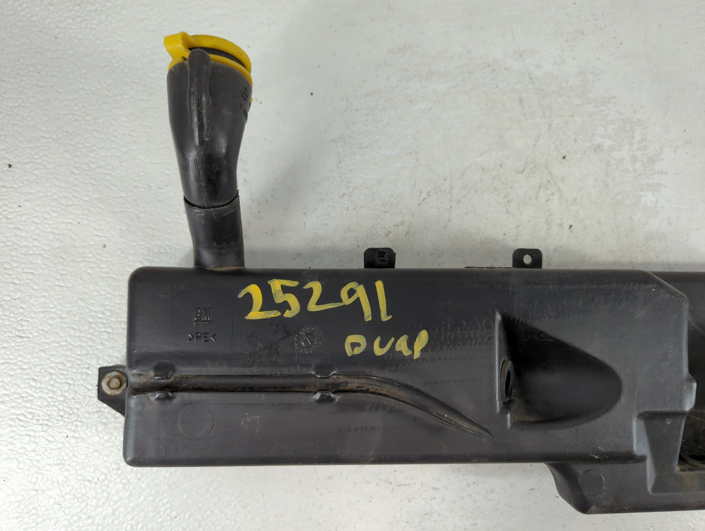 2000-2001 Cadillac Catera Windshield Washer Fluid Reservoir Bottle Oem - Oemusedautoparts1.com