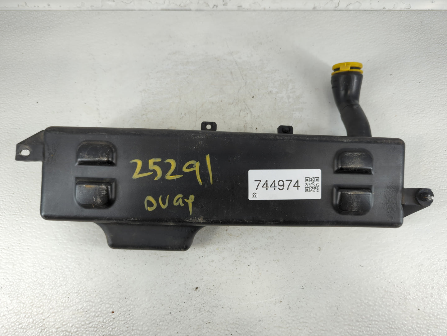 2000-2001 Cadillac Catera Windshield Washer Fluid Reservoir Bottle Oem - Oemusedautoparts1.com