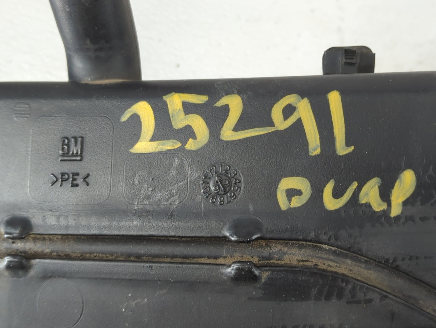 2000-2001 Cadillac Catera Windshield Washer Fluid Reservoir Bottle Oem - Oemusedautoparts1.com