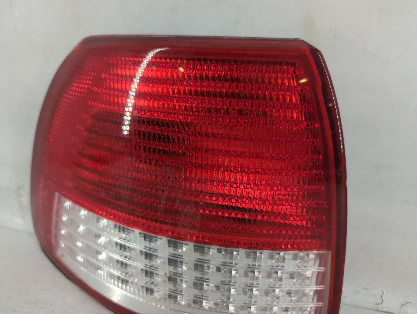 2000-2001 Cadillac Catera Tail Light Assembly Driver Left OEM P/N:62294 Fits Fits 2000 2001 OEM Used Auto Parts - Oemusedaut