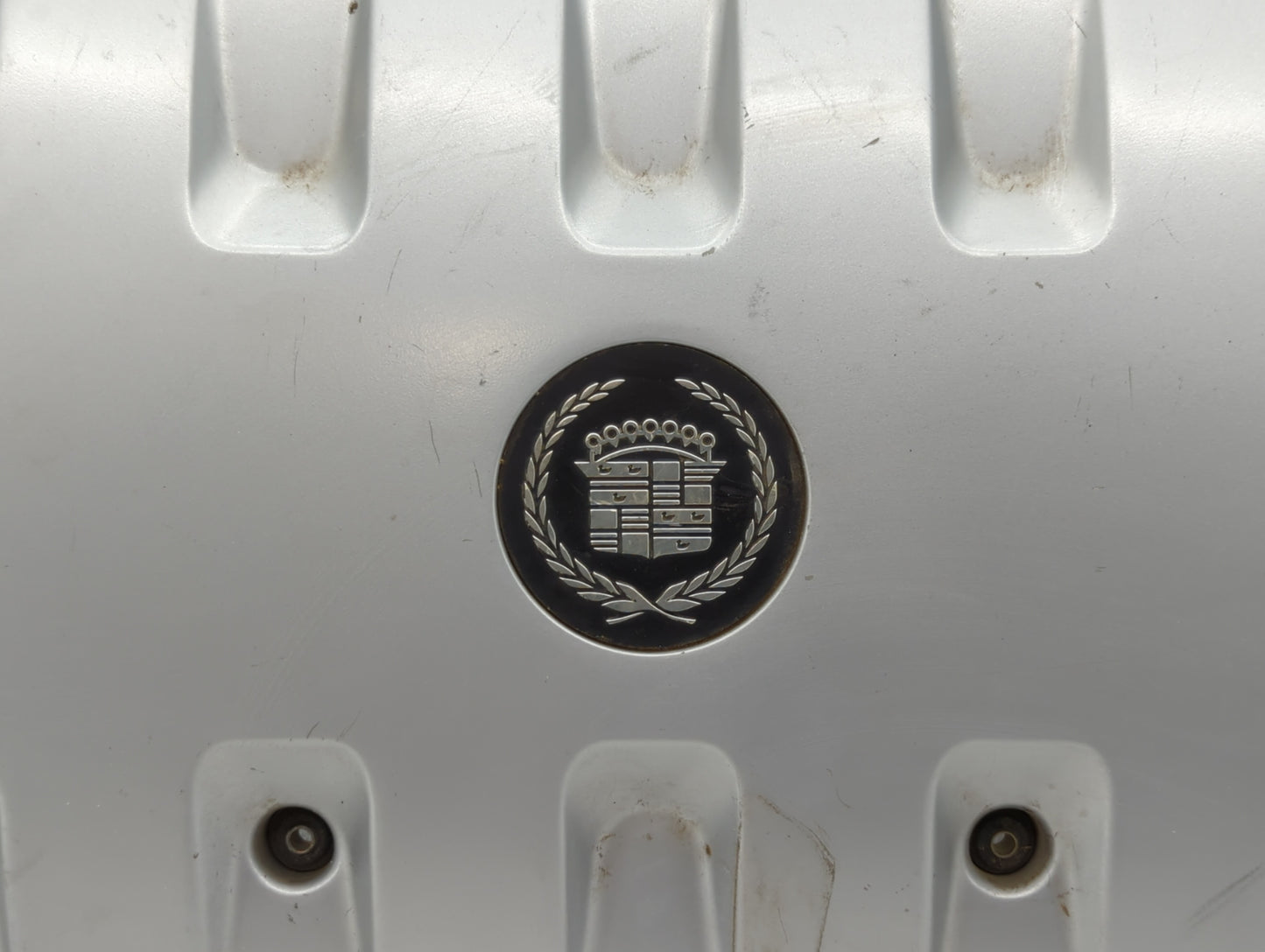 2000 Cadillac Deville Engine Cover - Oemusedautoparts1.com